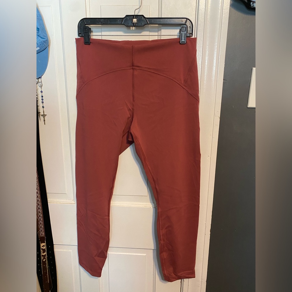 NWOT Lululemon 25” Instill Leggings